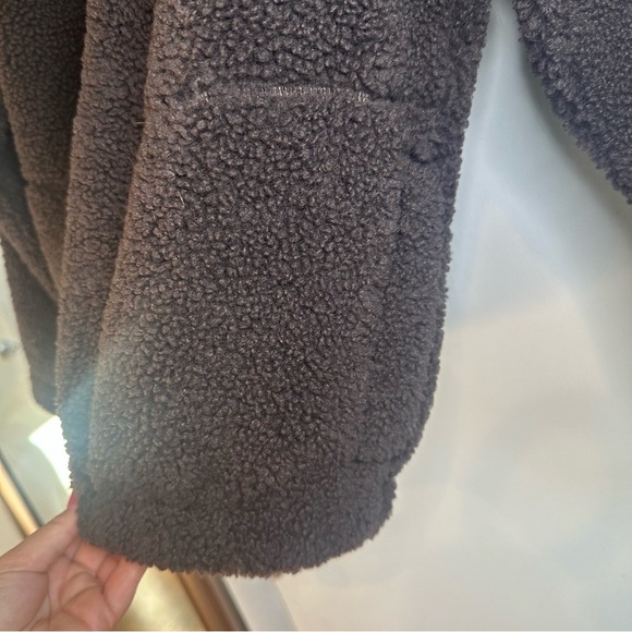 Abercrombie & Fitch Mixed Texture Sherpa Fleece Bomber Jacket. Brown. Large. - Picture 4 of 7